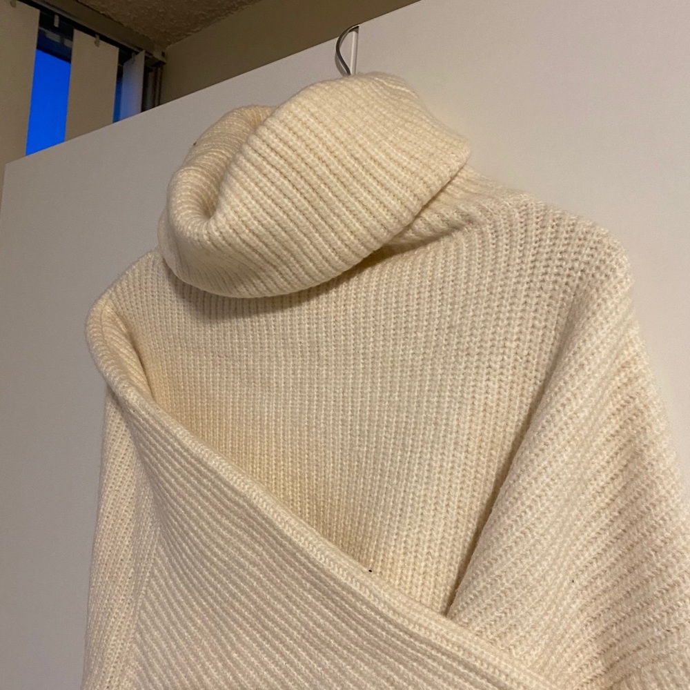 Chunky white turtleneck